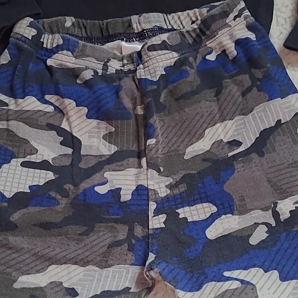 TCP Boys Bundle of Pajamas Sets, size 8 - Picture 8 of 9